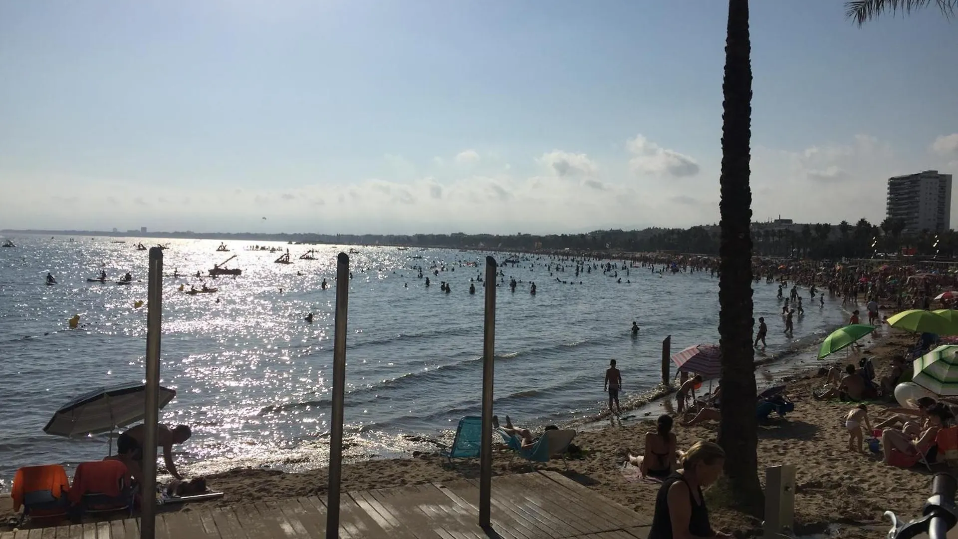 Comfortable Seaside Apartment In Salou 85 M² Sea View