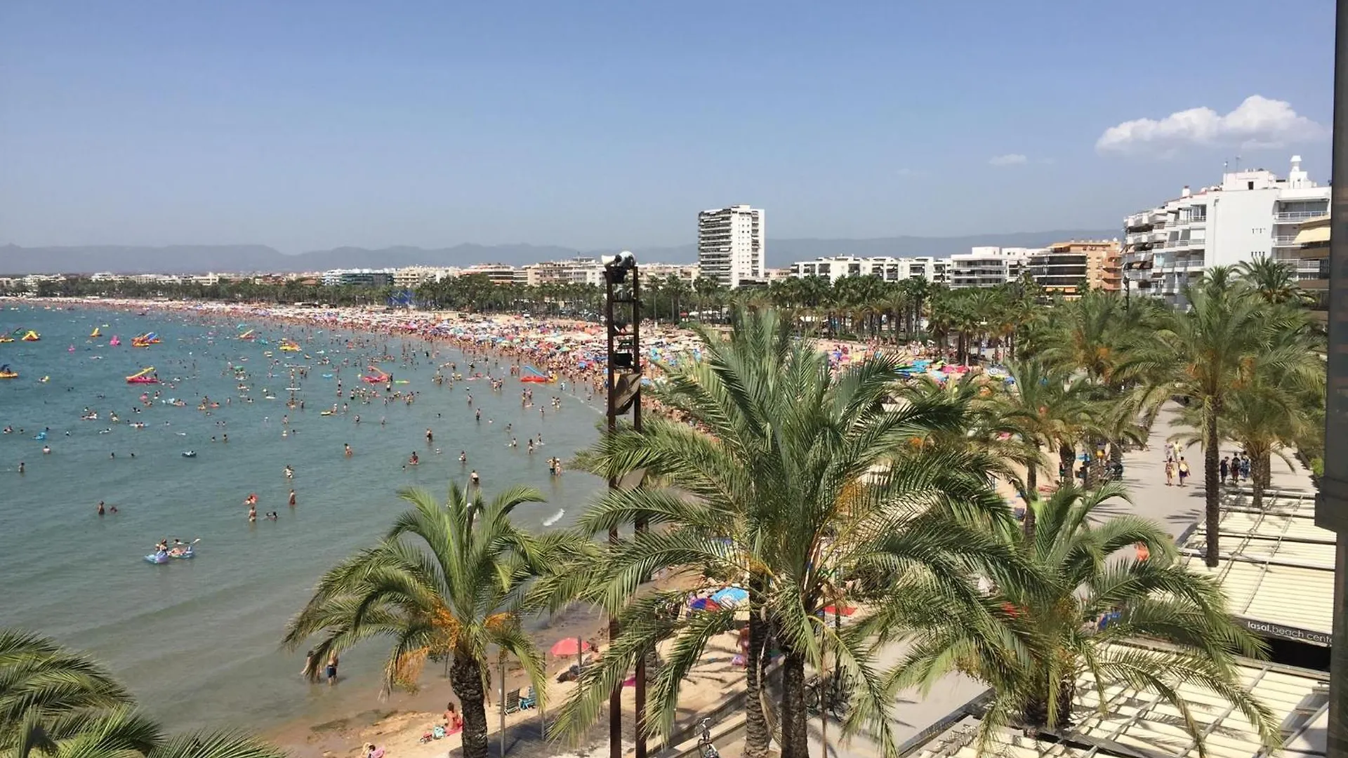 Comfortable Seaside Apartment In Salou 85 M² Sea View